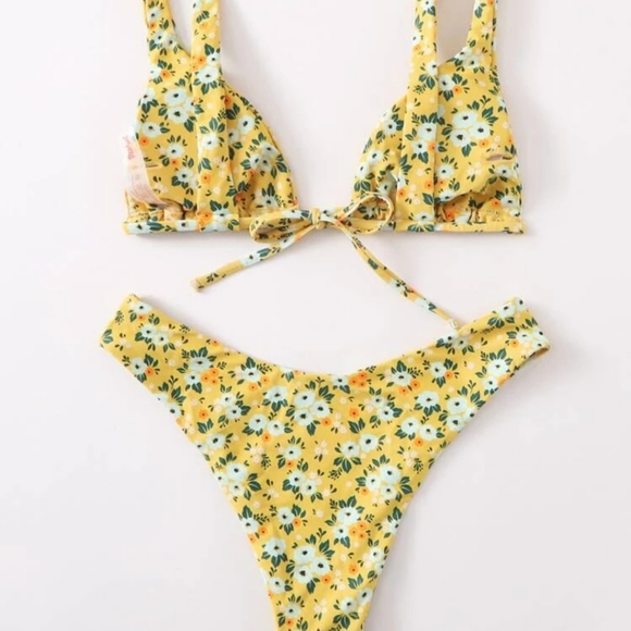 Sunny Yellow💦 HOT Ditsy Floral Bikini Set swim wear 💦 - Picture 2 of 6